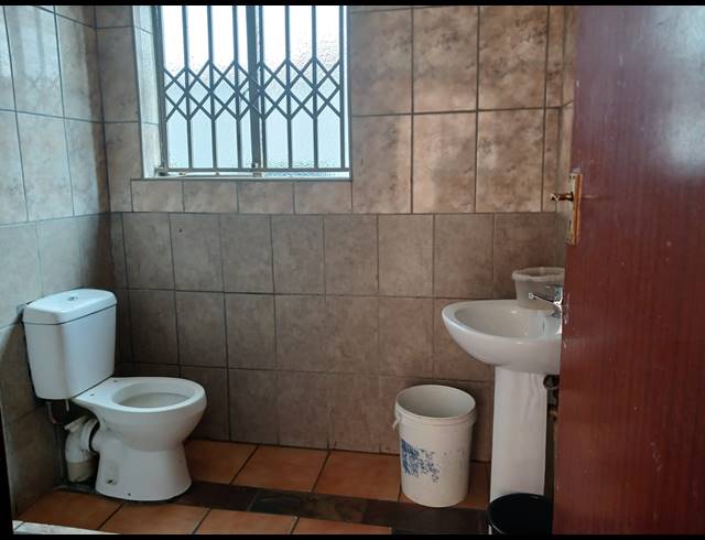 5 BEDROOM HOUSE FOR SALE IN IVY PARK